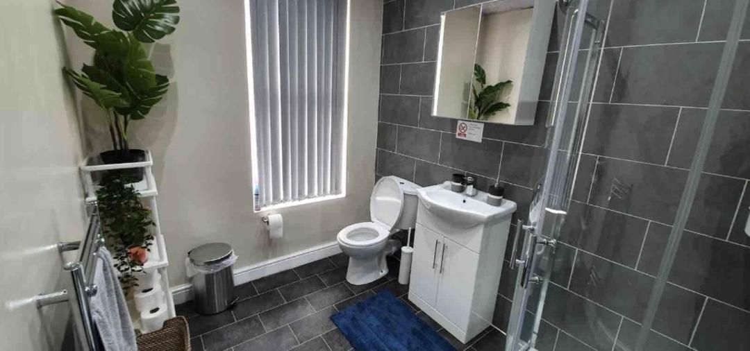 Bright Sunny, Double Bed With Garden, Tv And Wi-Fi Hotel Лийдс Екстериор снимка