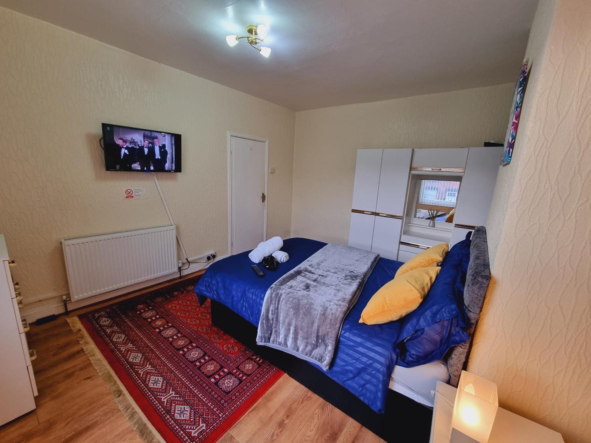 Bright Sunny, Double Bed With Garden, Tv And Wi-Fi Hotel Лийдс Екстериор снимка