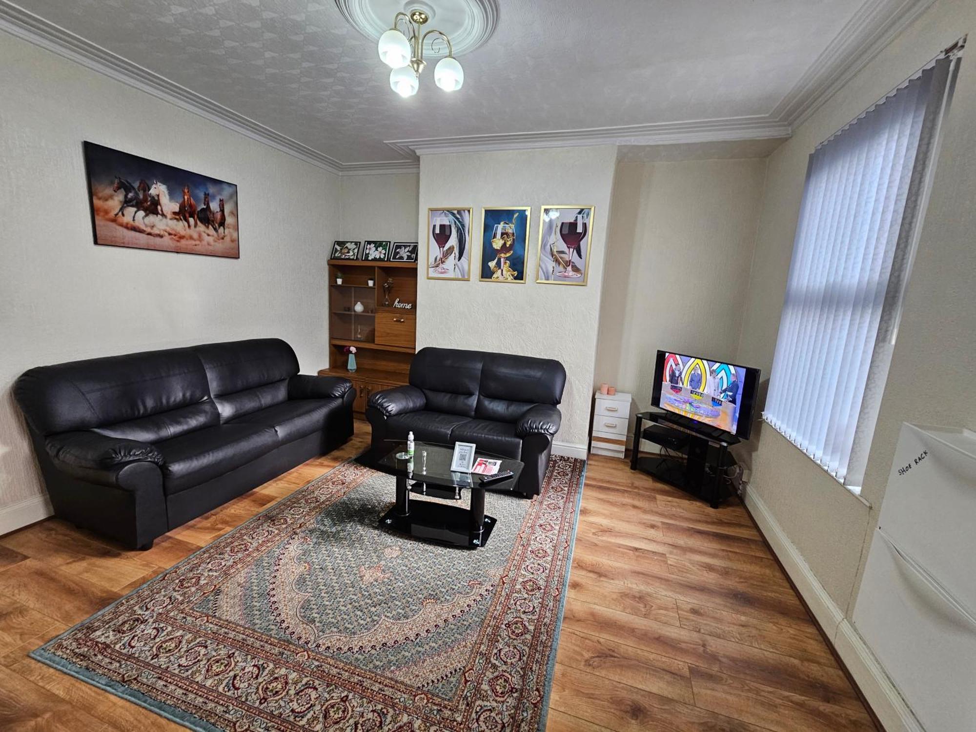 Bright Sunny, Double Bed With Garden, Tv And Wi-Fi Hotel Лийдс Екстериор снимка